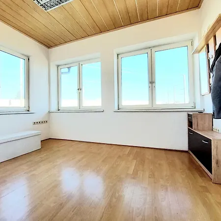 For 9 People Graz