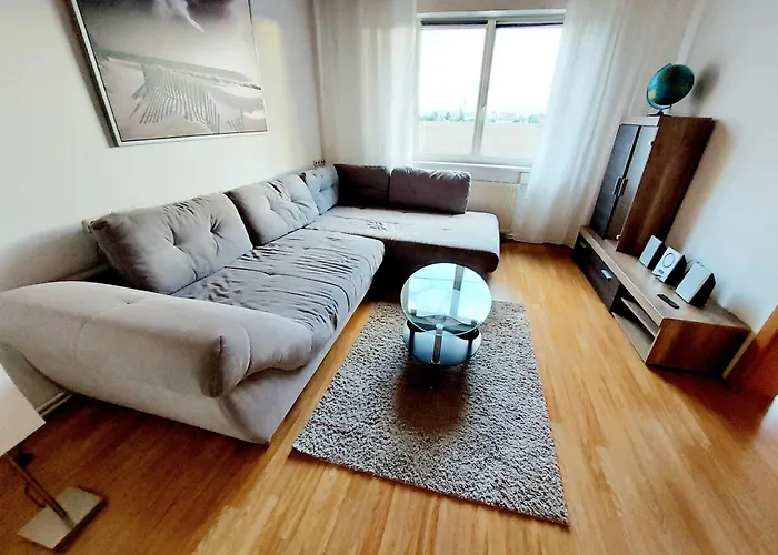 For 9 People Грац